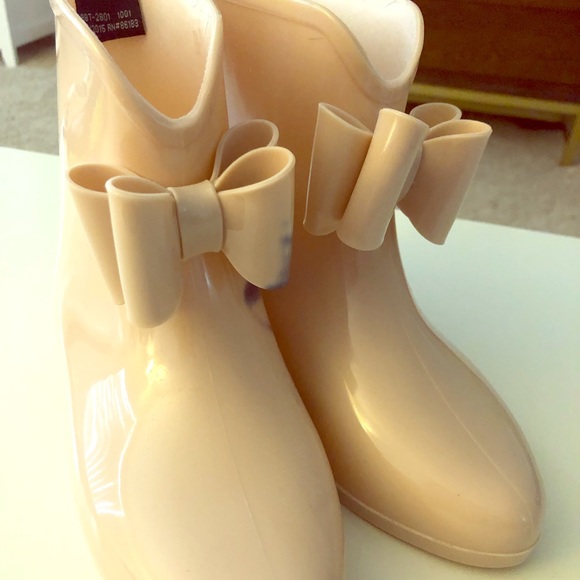 Capelli of New York Shoes - Capelli ankle rain boots
